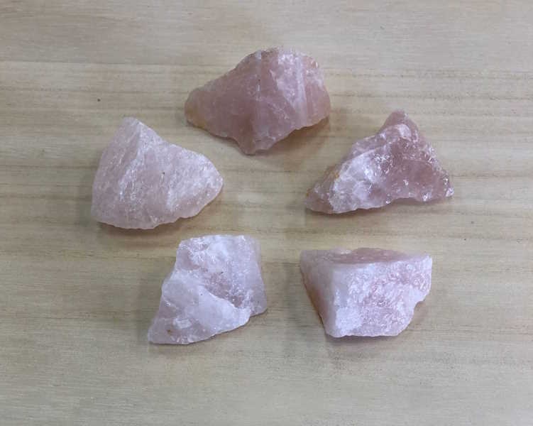 Cuarzo Rosa Bruto 4 cm aprox